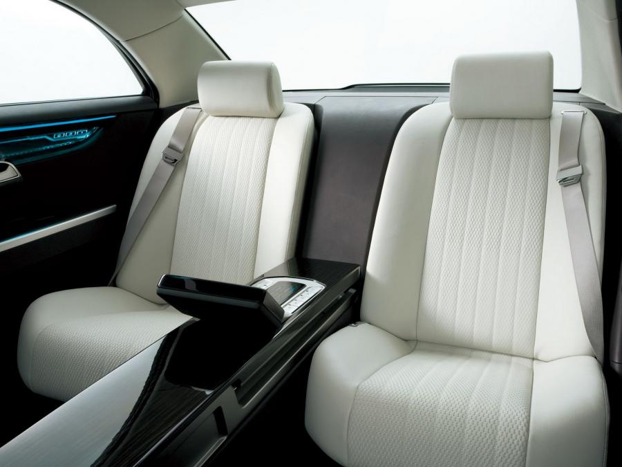 Интерьер Mitsubishi Concept-ZT 2007 года  (фото 4 из 21)